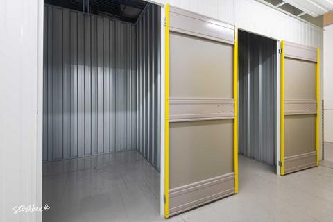 Garage to rent, Sunbank Lane, Airport City M90