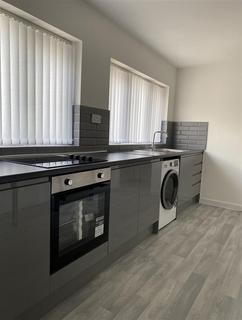 1 bedroom terraced house to rent, Hope Street, West Bromwich - Fully refurbished HMO  Bills included