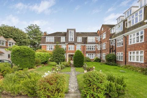18 The Gateways, Richmond, TW9 2RB