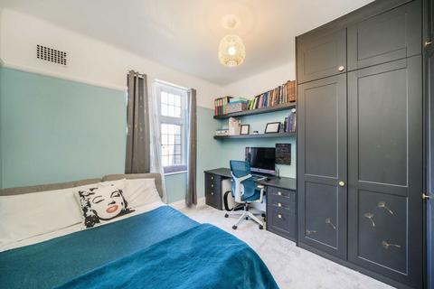 18 The Gateways, Richmond, TW9 2RB