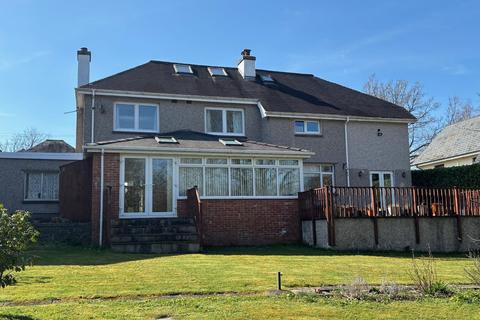 4 bedroom detached house for sale, Diana Road, Llandeilo, Carmarthenshire.