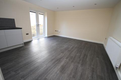 1 bedroom apartment to rent, High Street, Idle, Bradford