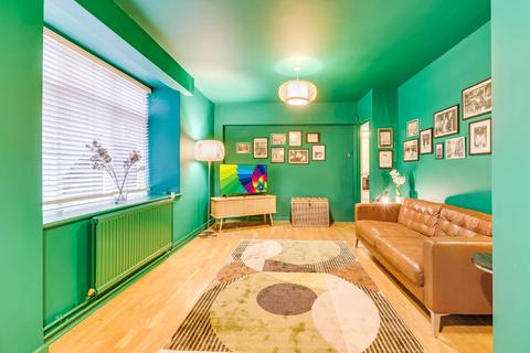 1 bedroom flat to rent, Red Lion Court, City, London, EC4A
