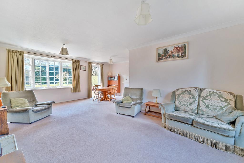 Sitting/Dining Room