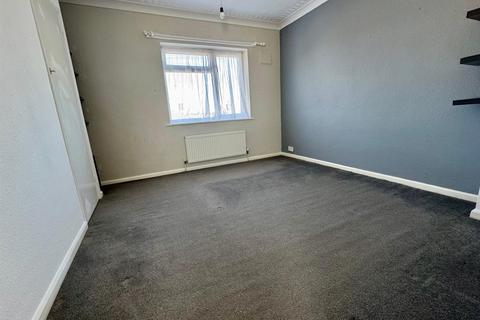 10 Normandy Avenue, Burnham-on-crouch, CM0 8JR