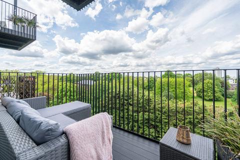 Cottesbrook Heights, Woolwich, LONDON, SE18