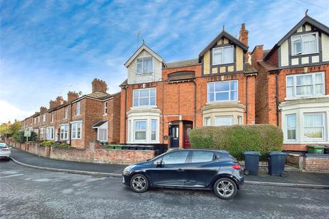 4 bedroom terraced house for sale, Burford Road, Evesham, Worcestershire