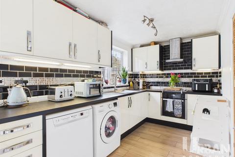 3 bedroom house for sale, Corona Drive, Hull