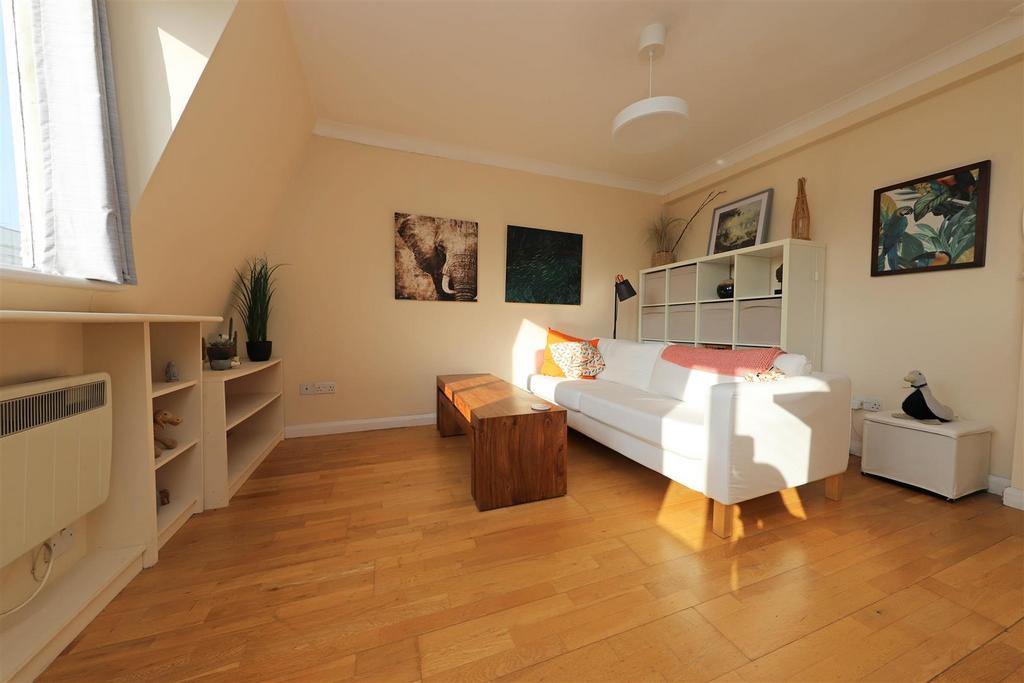 Nicholas james waterloo lounge 1.jpg