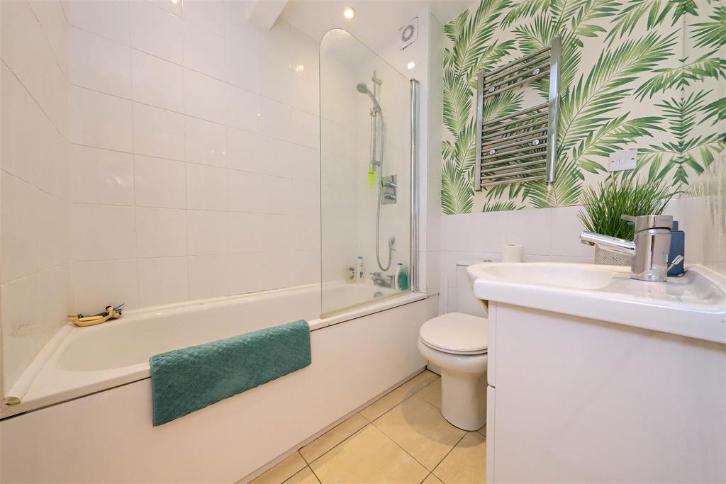 Nicholas james waterloo bathroom .jpg