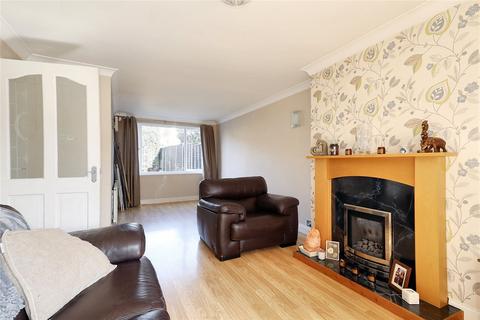 3 bedroom semi-detached house for sale, Ashdene Avenue, Crofton, Wakefield, West Yorkshire, WF4