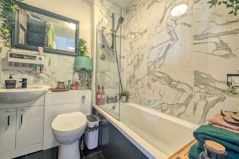 137b Connaught Avenue, Frinton-on-sea, CO13 9PS