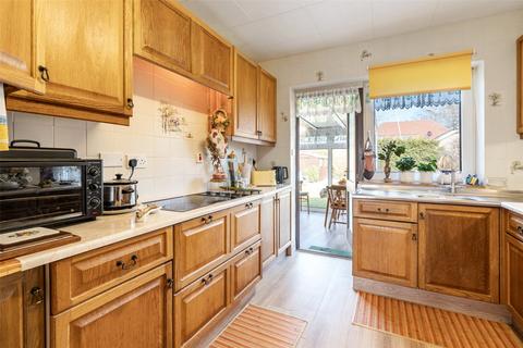 2 bedroom bungalow for sale, Jersey Road, Ferring, Worthing, West Sussex, BN12