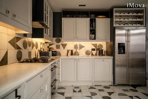9 Cromer Road, London, SE25 4HH