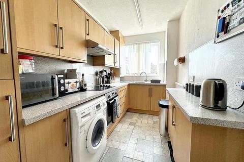2 bedroom flat for sale, Westbrook, Lustrells Vale, Saltdean, BN2 8FZ