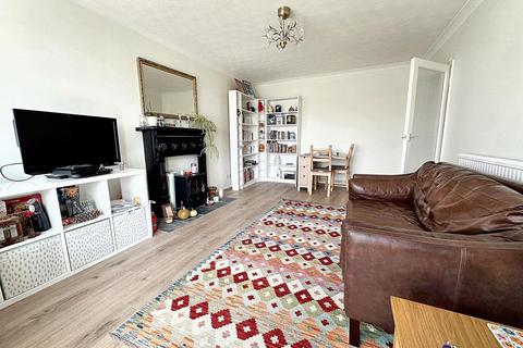 2 bedroom flat for sale, Westbrook, Lustrells Vale, Saltdean, BN2 8FZ