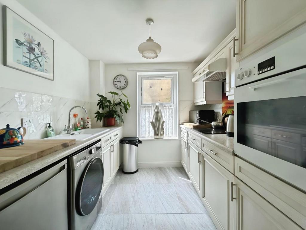 Ca6a2162-KITCHEN.jpg