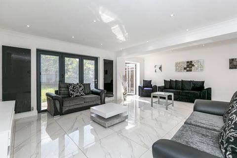 4 bedroom detached house to rent, Rosebery Road, Epsom, Surrey, KT18