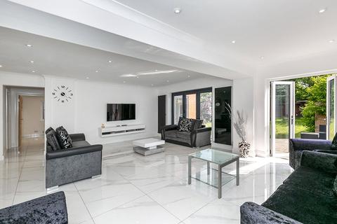 4 bedroom detached house to rent, Rosebery Road, Epsom, Surrey, KT18