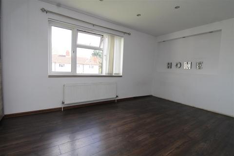2 bedroom end of terrace house to rent, Orton Avenue, Peterborough