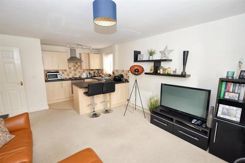 2 bedroom flat for sale, Flat 2 Kings Court, 60 Cliff Road
