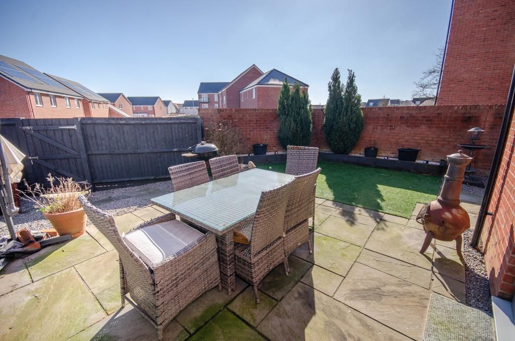 Rear garden pic 2.jpg