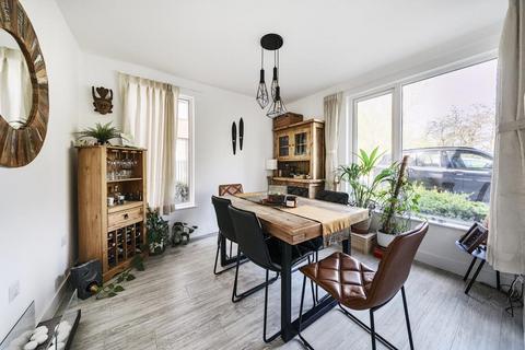3 bedroom terraced house to rent, Meadowsweet Way,  Headington,  OX3