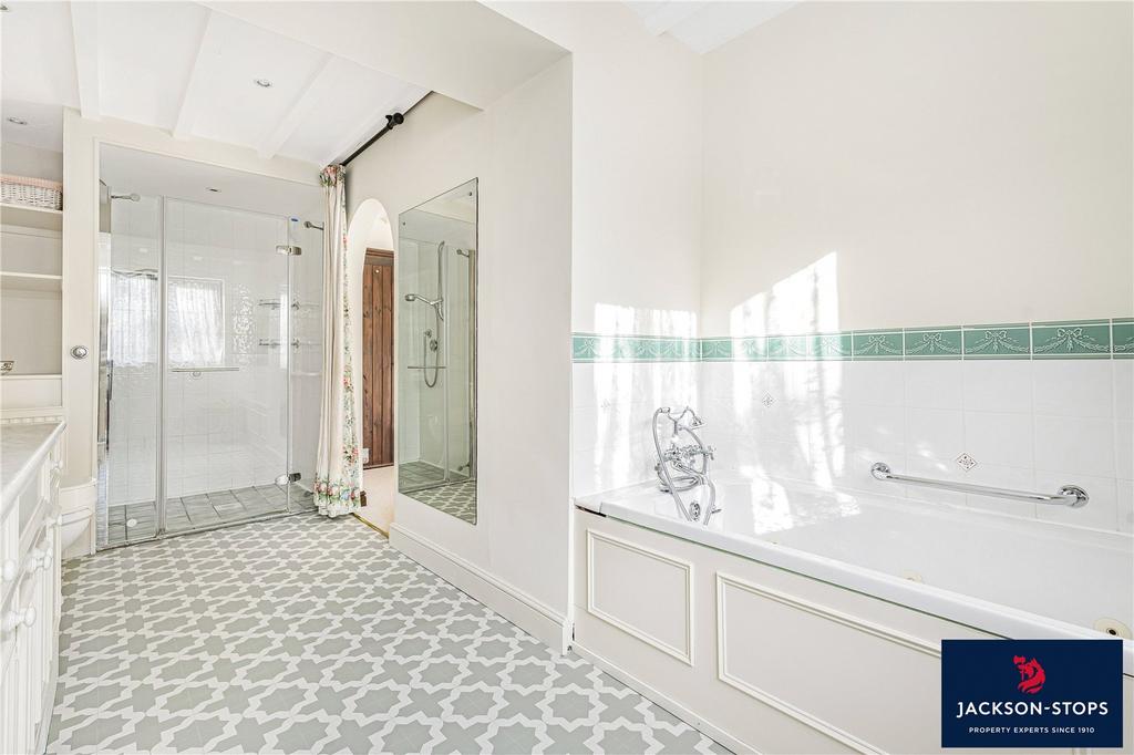 Bedroom 1 Ensuite