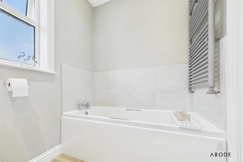 CAM02696 G0-PR0550-STILL025.jpg