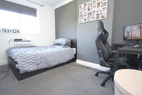 1 Cobbs Lane, Oakdale, Poole, BH15 3LH