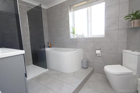 1 Cobbs Lane, Oakdale, Poole, BH15 3LH