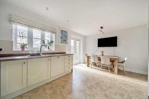 4 Hewers Close, Wanborough, Swindon, SN4 0FF