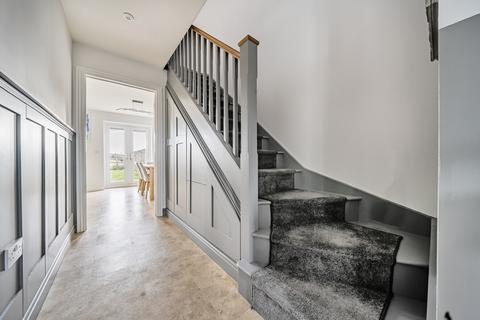 4 Hewers Close, Wanborough, Swindon, SN4 0FF