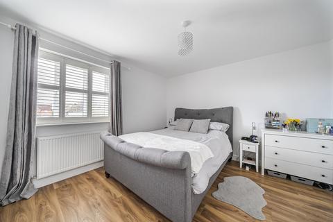 4 Hewers Close, Wanborough, Swindon, SN4 0FF