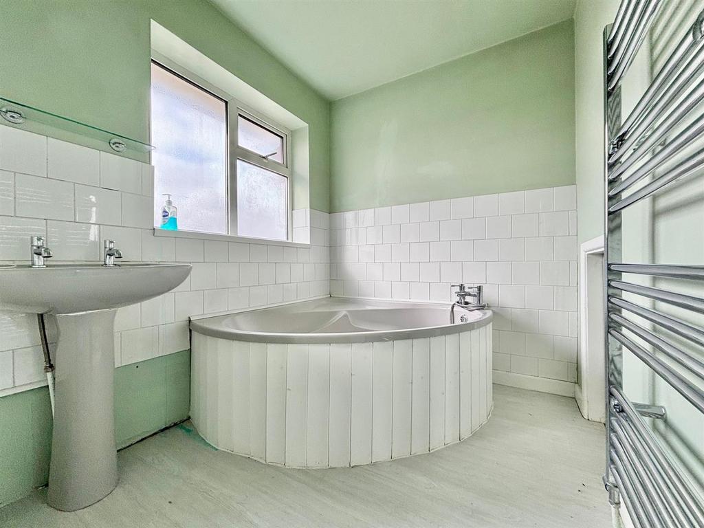 BATH2.jpg