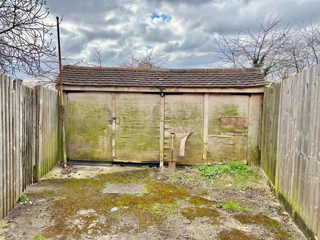 GARAGE.jpg