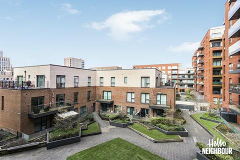Studio to rent, Quassia House, Thonrey Close, London, NW9