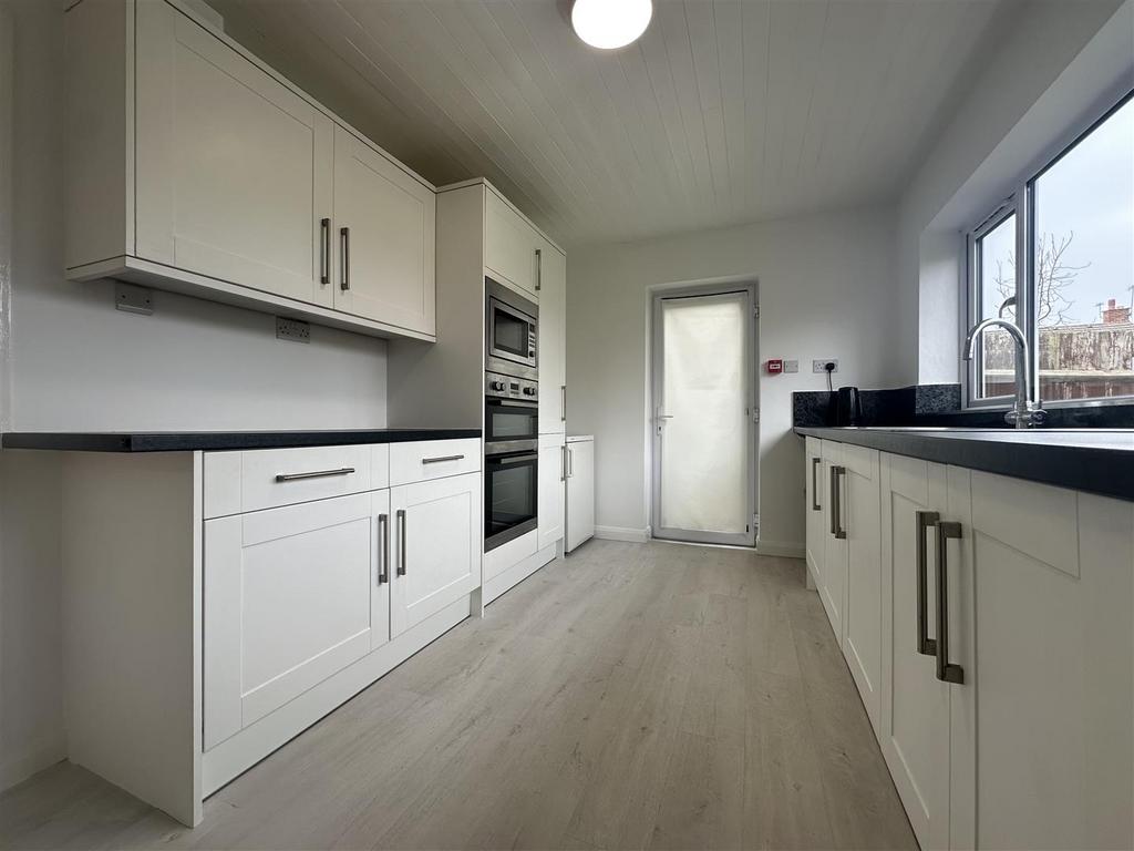 Kitchen II.jpg