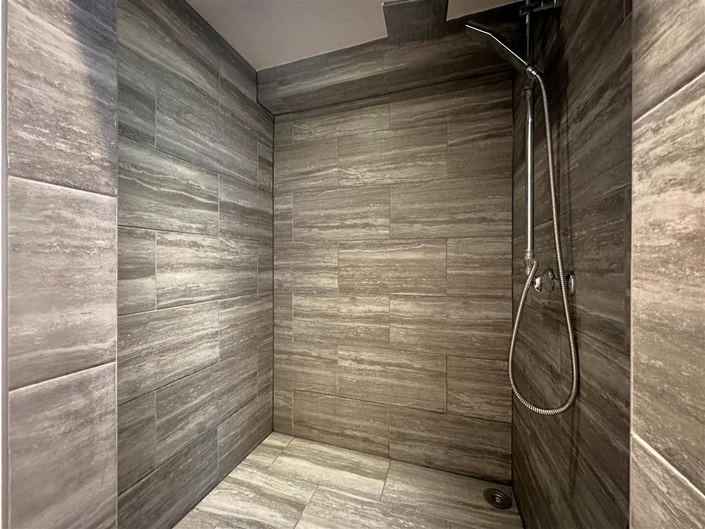 Shower.jpg