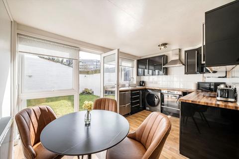 21 Penner Close, London, SW19 6QA