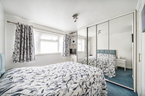 21 Penner Close, London, SW19 6QA