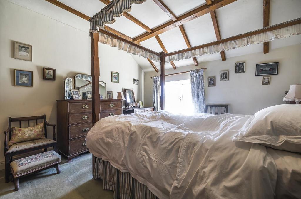 Bed1.jpg