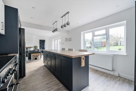 4 bedroom detached house to rent, Salts Avenue, Maidstone, ME15