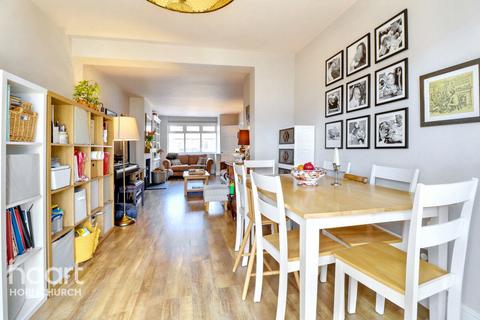 91 Lancaster Drive, Hornchurch, RM12 5SP
