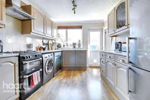 91 Lancaster Drive, Hornchurch, RM12 5SP
