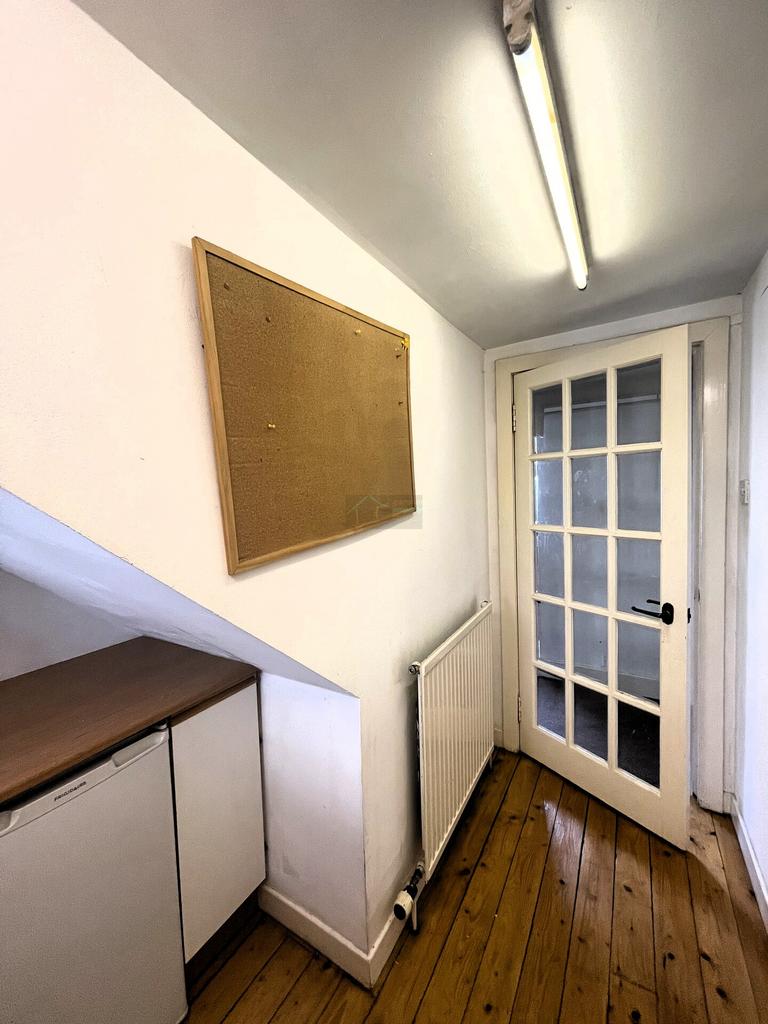 Kitchen b.JPG