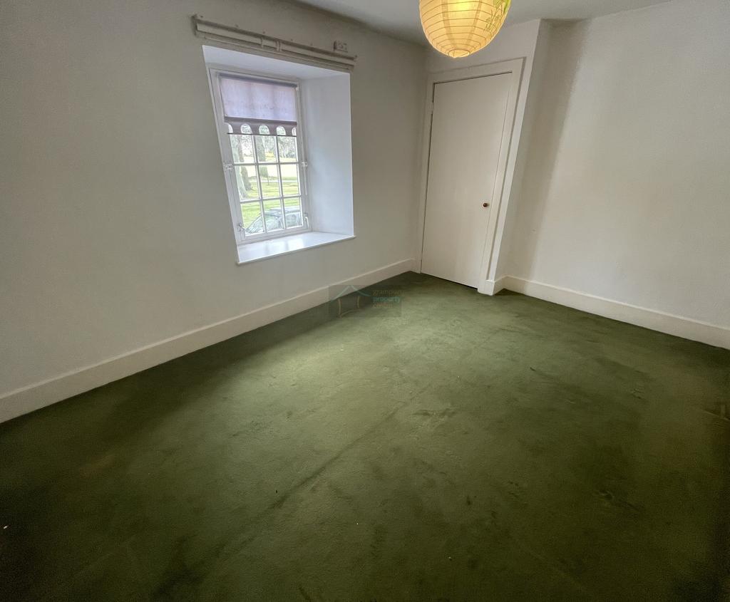 Bedroom 1a.JPG