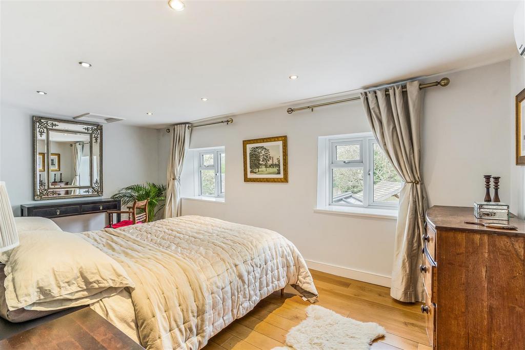 68750 Crofton-Cottage-Bath-Road  (22).jpg