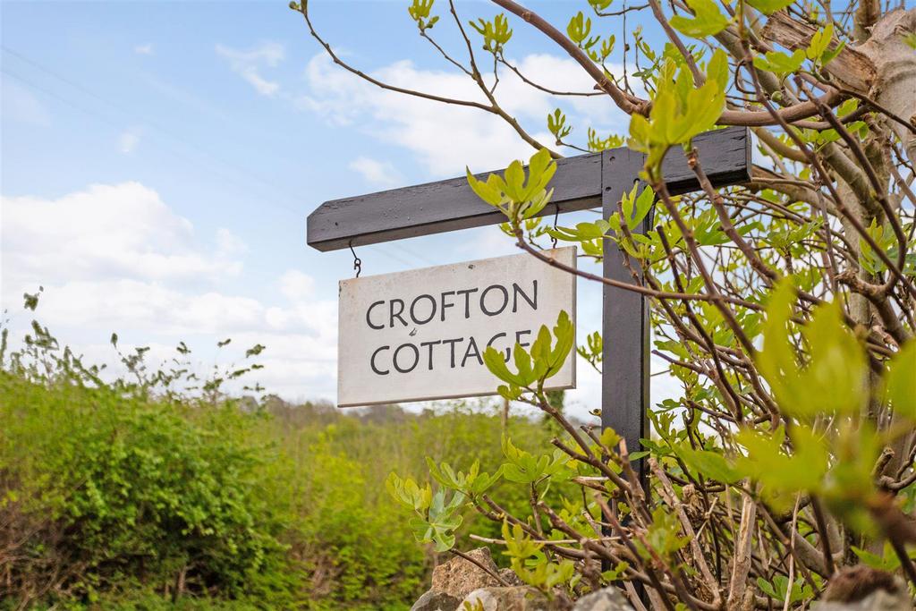69669 Crofton Cottage, Bath Road - (7).jpg