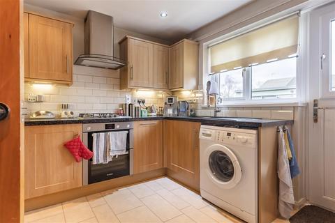 1 Orchid Close, Abridge, Romford, RM4 1DF